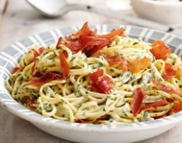 1 spaghettini met bacon en ei