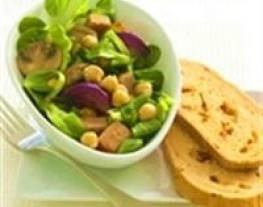 recepten-vandaag-salade-met-kikkererwten-en-grillworst