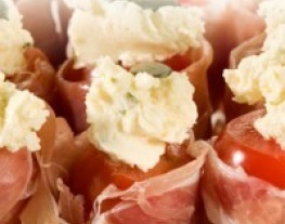 gevulde-cherry-tomaat-met-serranoham-en-pompoenpit-recepten-vandaag