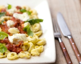 tortelini-tomatensaus-mozarella-recepten-vandaag