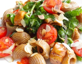 Zomerse-pasta-met-honingkip-en-spinazie_1